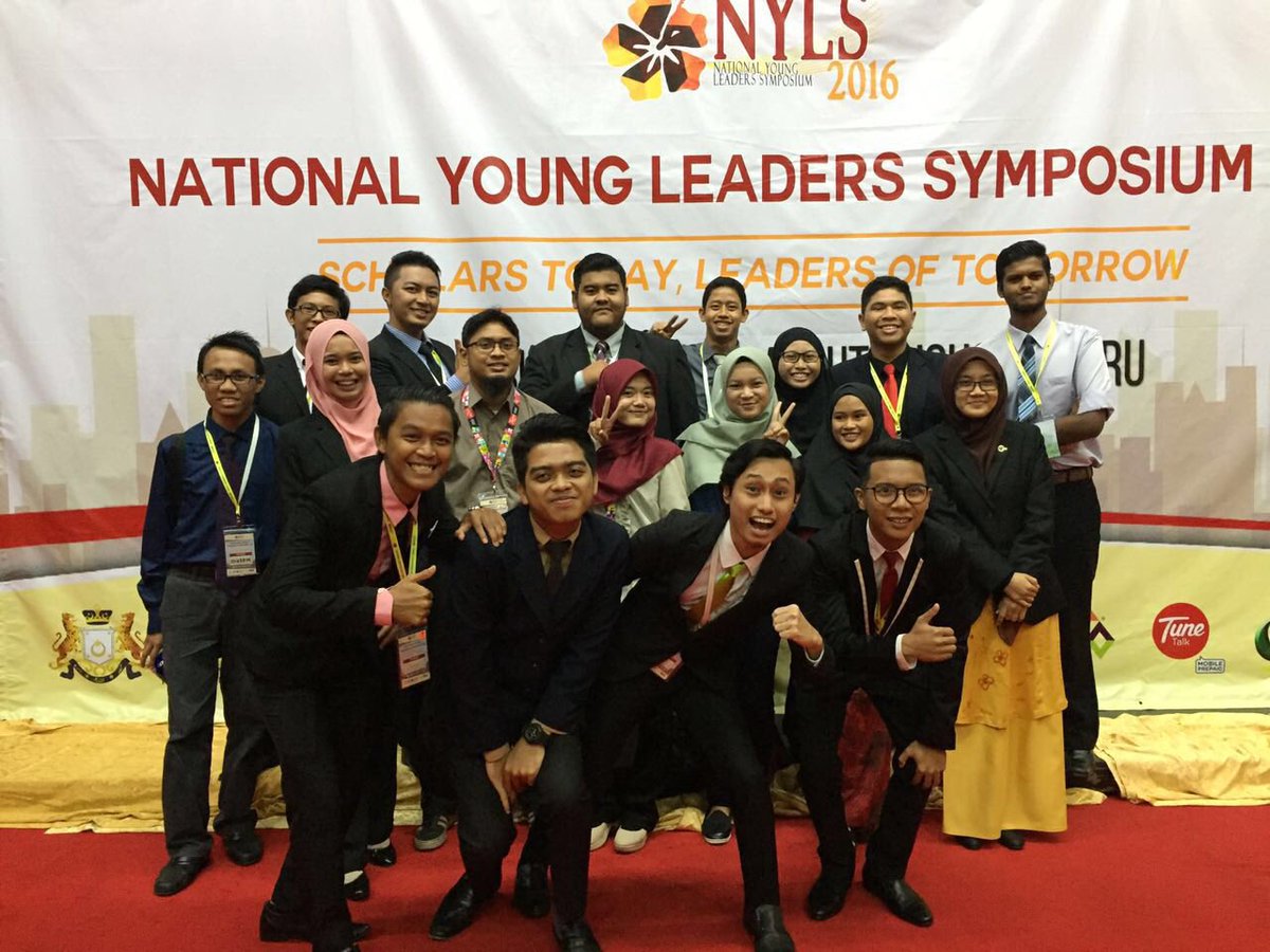 andiedejavu's tweet photo. tak sampai lagiii UPSI, dah rinduuu UTM and tge residence. haihh~ #NYLS2016 https://t.co/U9lVUxMnMq