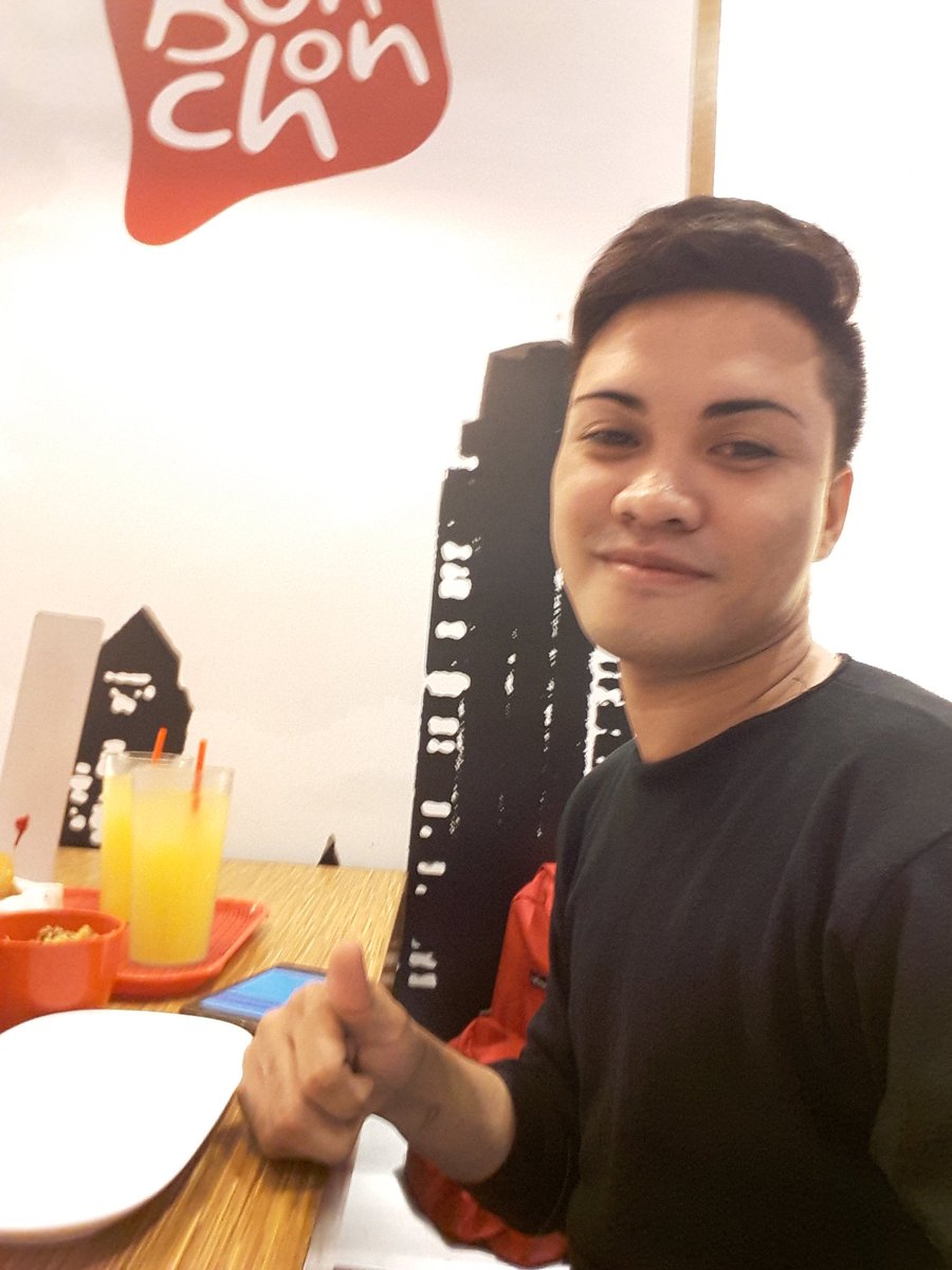 Xnaweech's tweet photo. Its me☺☺ https://t.co/C9KY6m8YYG