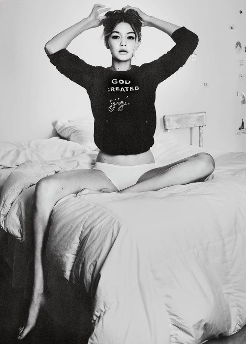 primoratka's tweet photo. Gigi Hadid <3 https://t.co/uxkhiQmnGz