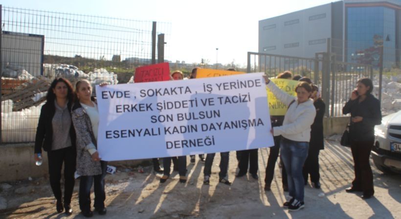 evrenselgzt's tweet photo. Gülşah Kaya(@madamdespina)  yazdı: Bu kadınlar direnmesin de n’apsın allasen? #EvrenselPazar https://t.co/KG2g9DqphZ https://t.co/mxO2sgXeeV