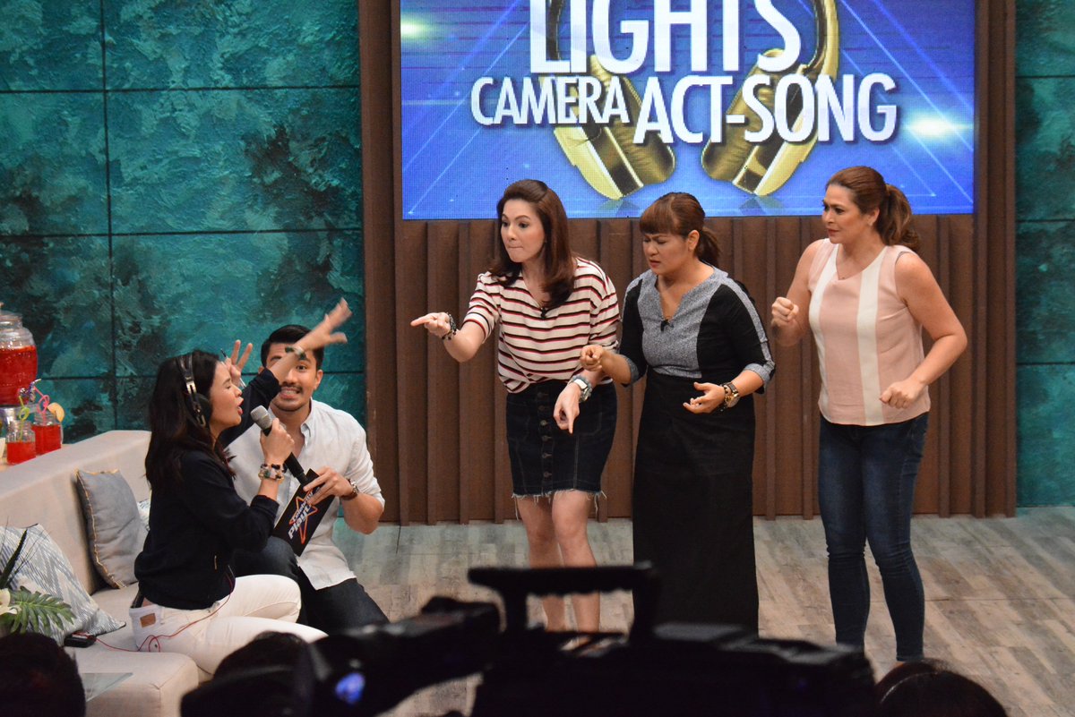 Jackpot round na! Si Ms.Gelli pala ang manghuhula. Siya na kaya ang makakahula ng all 10 songs? #CelebrityPlaytime