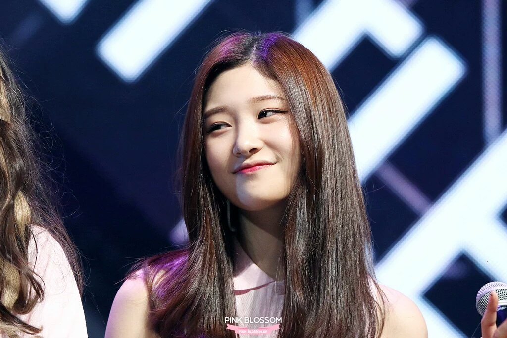 chaeyeon_peach's tweet photo. 가아끔 폰토하는 채니피치임미다! 10인지지 벋 취존가능해여 최애는 채연이에요💕 어덕행덕 같이합디댱~!
 #아이오아이_트친소 #픽미픽미업_트친소  #트친소_알티만_해주시면_잡으러_가요 @producegirls https://t.co/qFokQosP0X