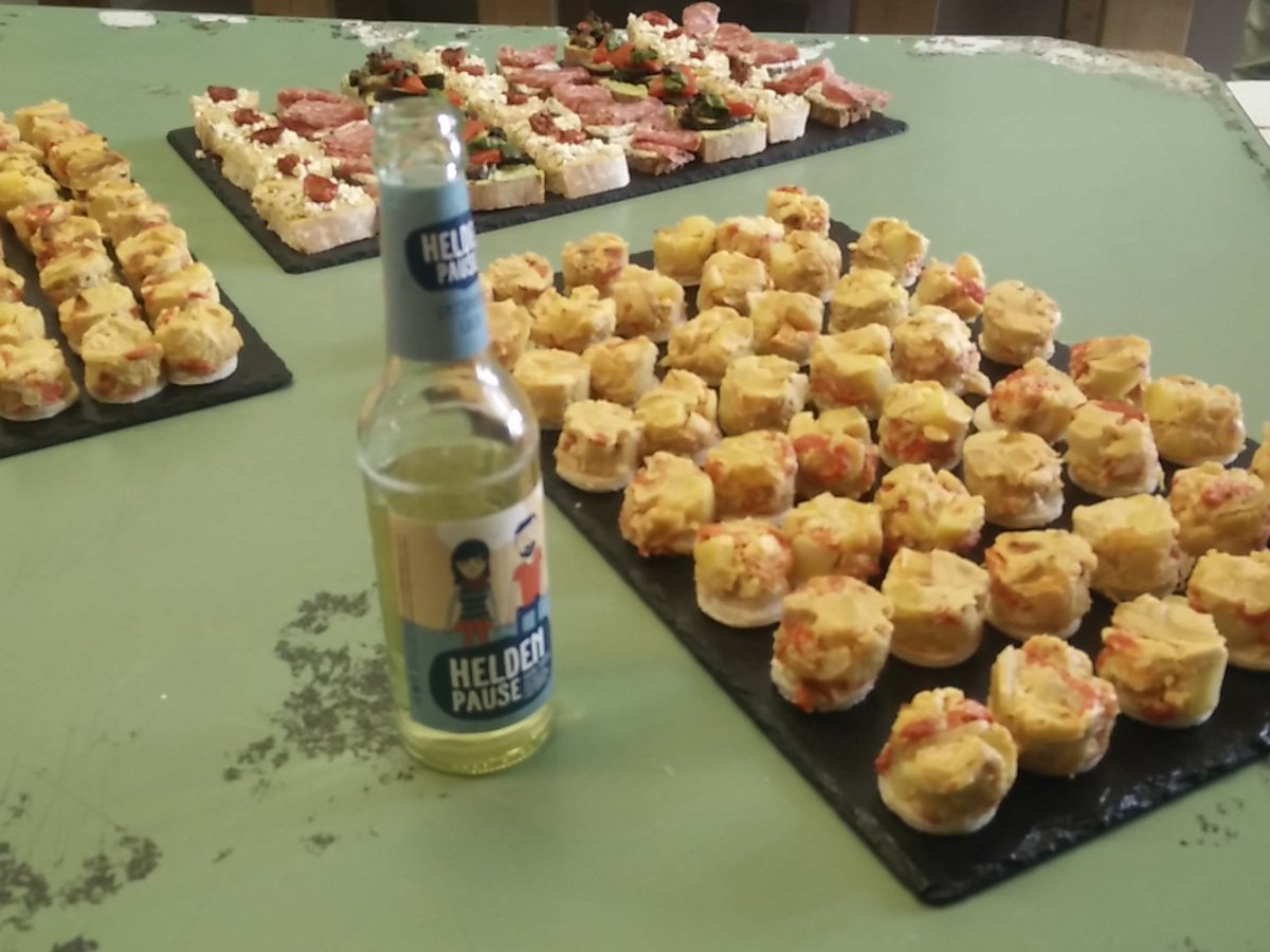 hackerstolz's tweet photo. Lecker Häppchen #heldenpause #foodhacker https://t.co/wEgvLo4XWb