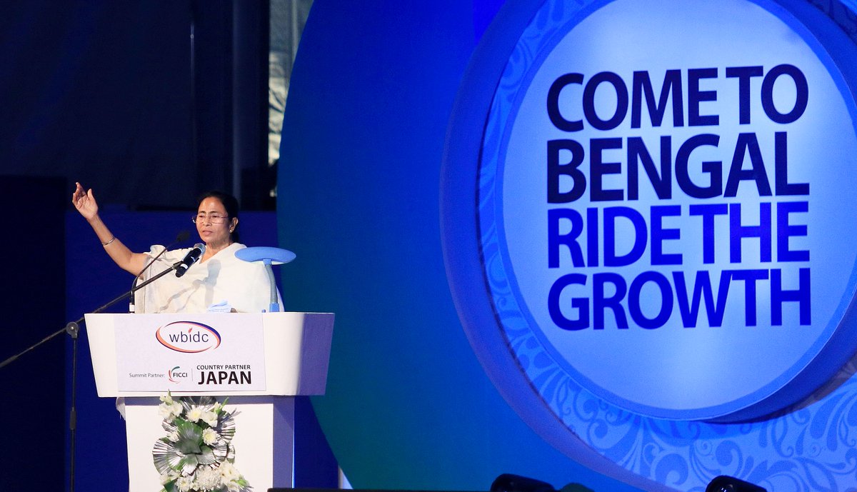 EconomicTimes's tweet image. #MamataBanerjee as railway minister knew about blacklisting of #IVRCL: #BJP ow.ly/10dRh4