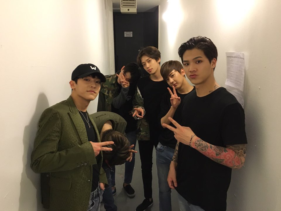 TEEN_TOP's tweet photo. 2016 TEEN TOP US Live Tour RED POINT in NYC 종료! 와주신 모든 분들 감사합니다💕 https://t.co/LmwlWzNYfs