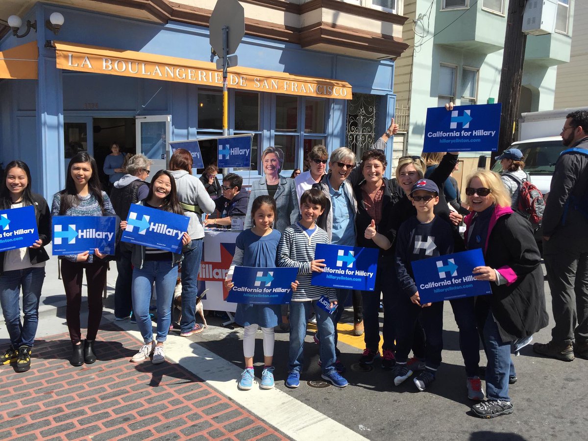 micheledermer's tweet photo. Working the 24th Street Farmers Market #ImWithHer #SF4Hillary https://t.co/gNDiQnnD2R