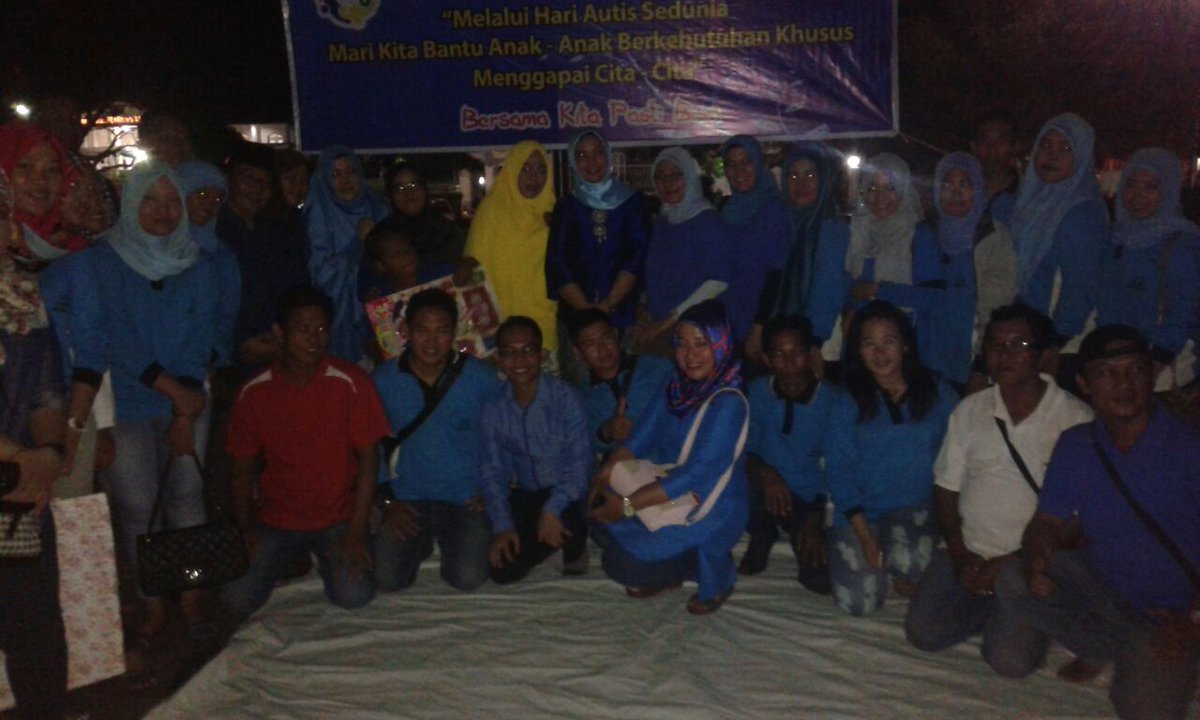 relawanmudabkl's tweet photo. Hari autis sedunia di galang oleh relawan muda di view tower, dalam rangka memperingati Hari Kesadaran Autis Sedunia https://t.co/DgriN1z9Q2