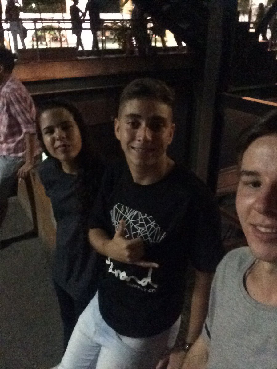 thalisdias's tweet photo. 🤘😝 #showNxZero ... @_yagosaantos @fcktbag https://t.co/bh7zUKWI9O