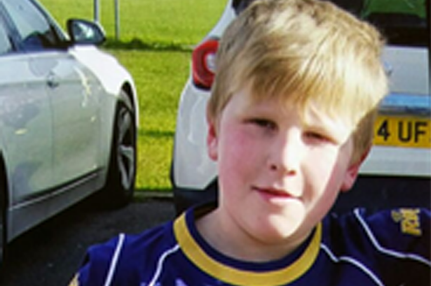 DailyMirror's tweet photo. Police search launched for missing 10-year-old boy last seen on Saturday evening https://t.co/VO89CV91xU https://t.co/X3wptjMVFB