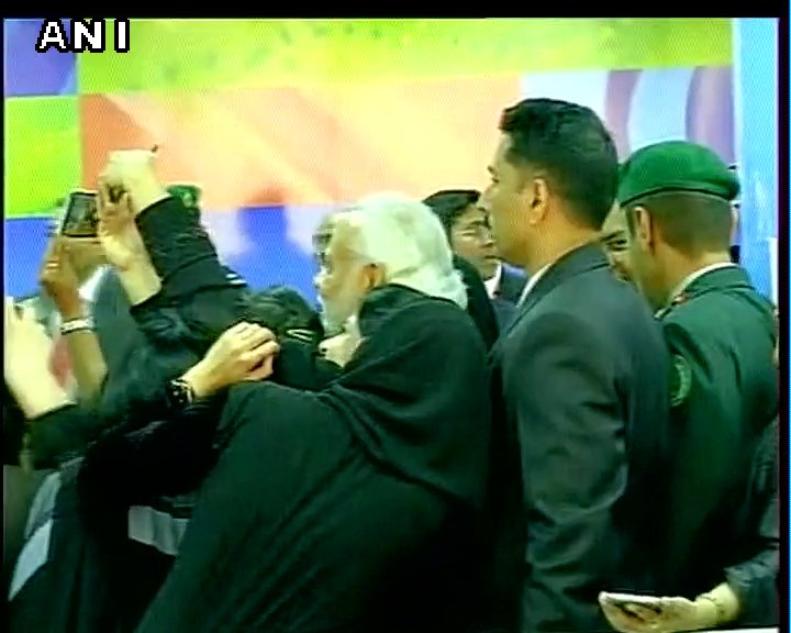 ANI's tweet photo. Riyadh: TCS employees take selfie with PM Narendra Modi #ModiInSaudiArabia https://t.co/DV0mmxpiKK