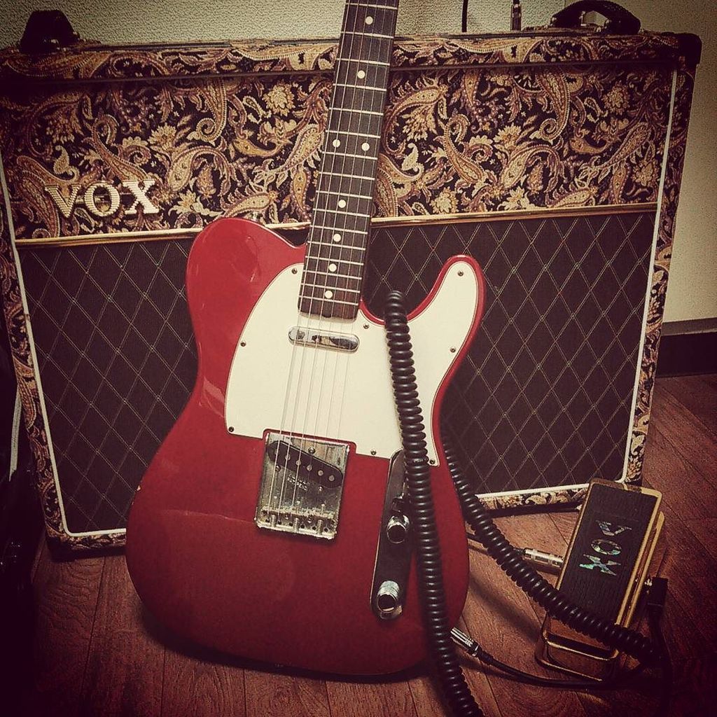 WildGuitarman's tweet photo. #Vox day🎸
#voxamp #ac30 #wahpedal #v847 #coilcable #fendertelecaster #guitargear https://t.co/VL9bNAQre1 https://t.co/5bdaW3VCi0