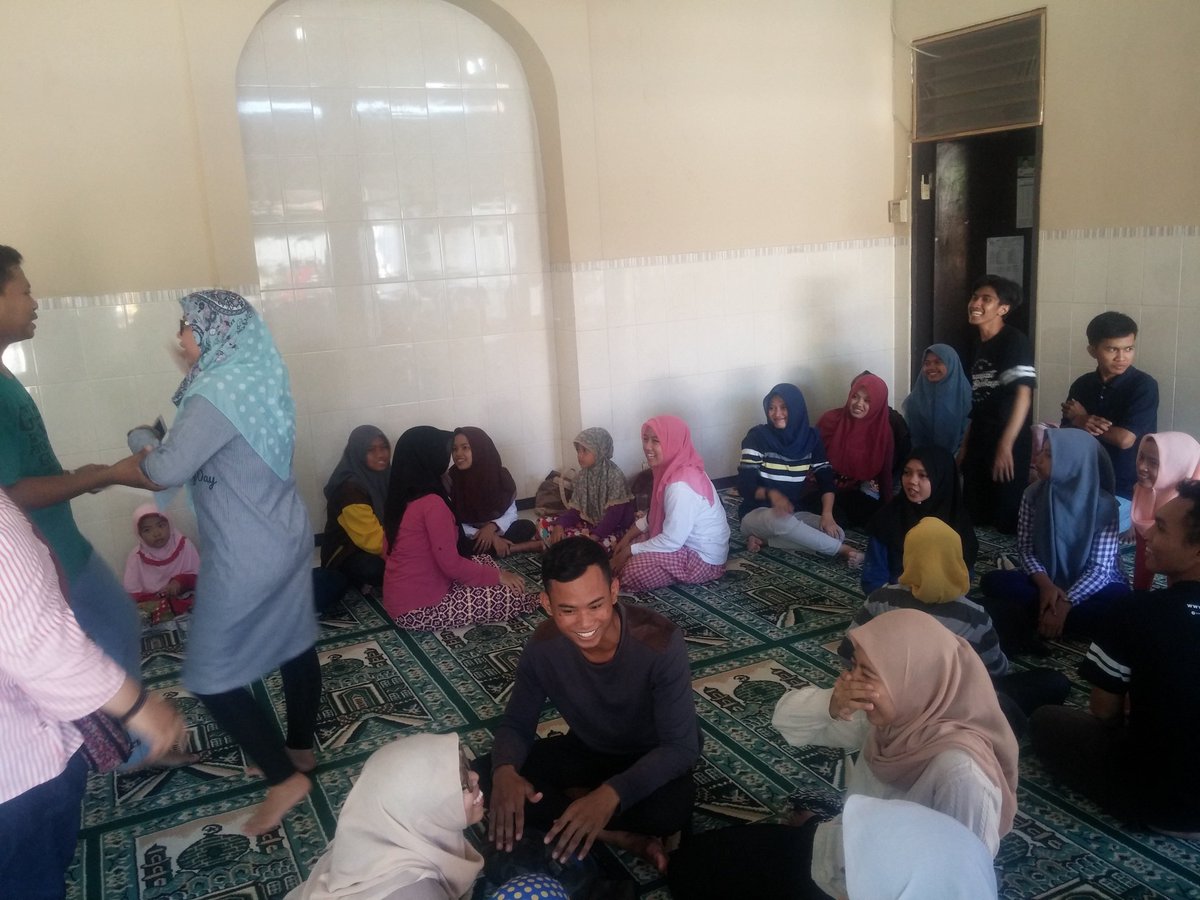 Kebersamaan penggerak #SebungSBY bersama adek2 panti As Saadah berbagi kesenangan.. #SebungSBYGoesToPanti