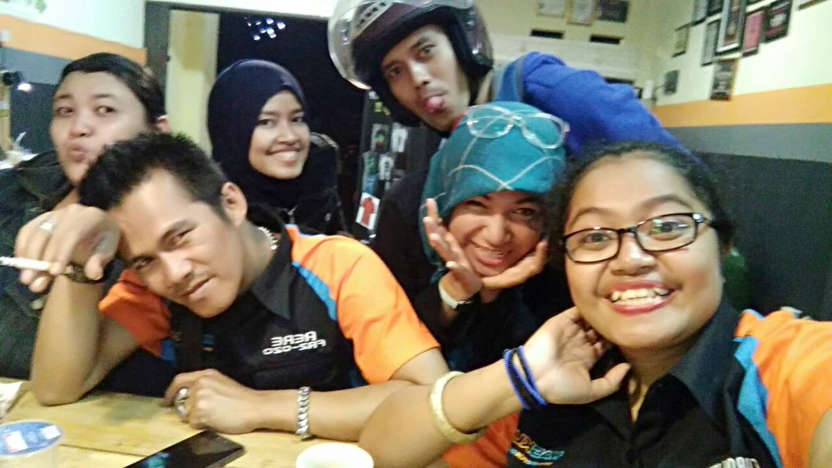 CarolineDanGer's tweet photo. #latepost #1dekadefr2bandung https://t.co/MDgvci8nFD