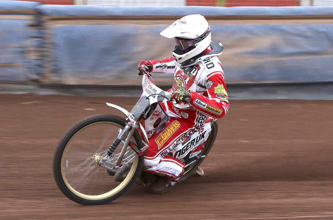 speedwaysnapper's tweet photo. 4 hours till tapes up in the biggest speedway derby Glasgow v Edinburgh think Danny will be on fire @_glasgowtigers https://t.co/VMzQApxr4k