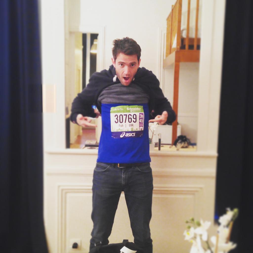 EriBeatle's tweet photo. Alguien va a arrasar en la @parismarathon hoy... @jonbenfisher #VamosFish!! Xx https://t.co/I9pkSLnOQV