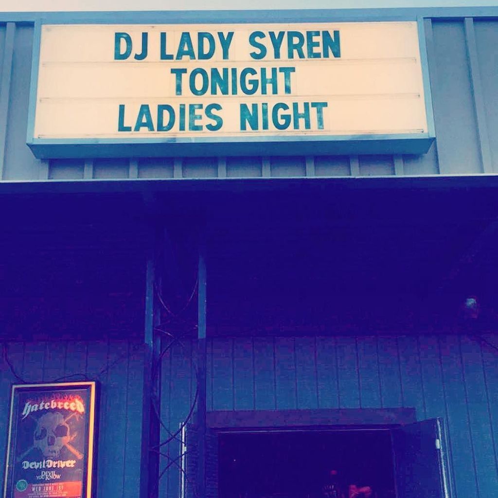 DJLadySyren's tweet photo. @hooligansmusichall #jacksonvillenc @theTENteam #theextendednetwork #TENdjs #ncnightlife https://t.co/nrLemWDMUb https://t.co/33Hze8cXgp