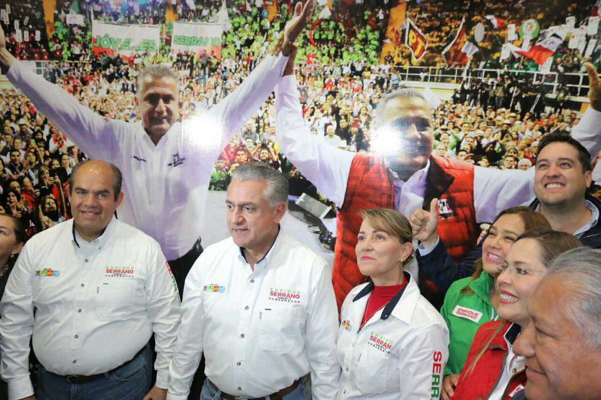 EnriqueSerranoE's tweet photo. Hemos develado la primera lona. Gracias a todos por su apoyo y por estar aquí #ElCaminoSeguro https://t.co/teCdEPEfXB