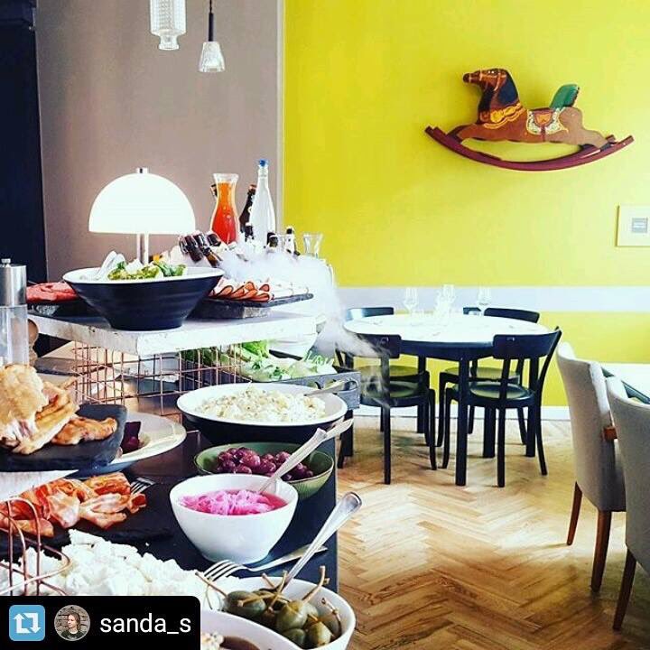 3 pavāru restorāns tweet media