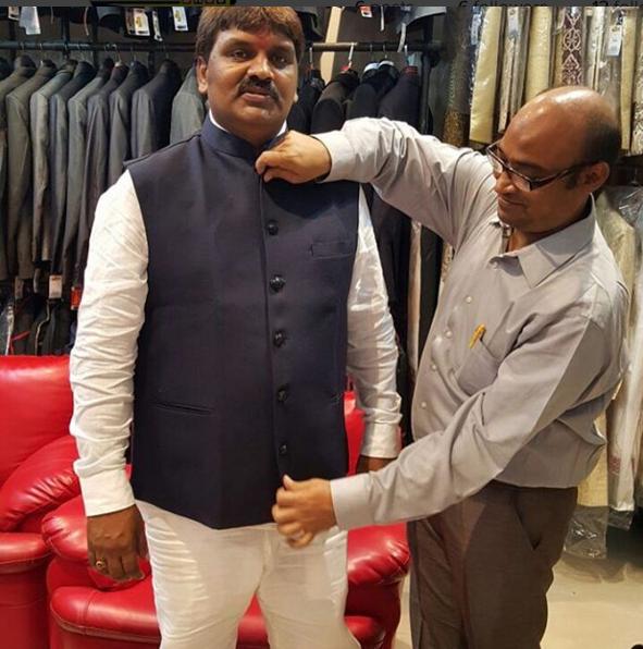 MaqdoomBrothers's tweet photo. Shri. #Bonthu Rammohan #GHMC_Mayor with Mr. #Abid Mohiuddin (#Maqdoom_Brothers_MD) @MaqdoomBrothers. https://t.co/aTTPWA5DBz