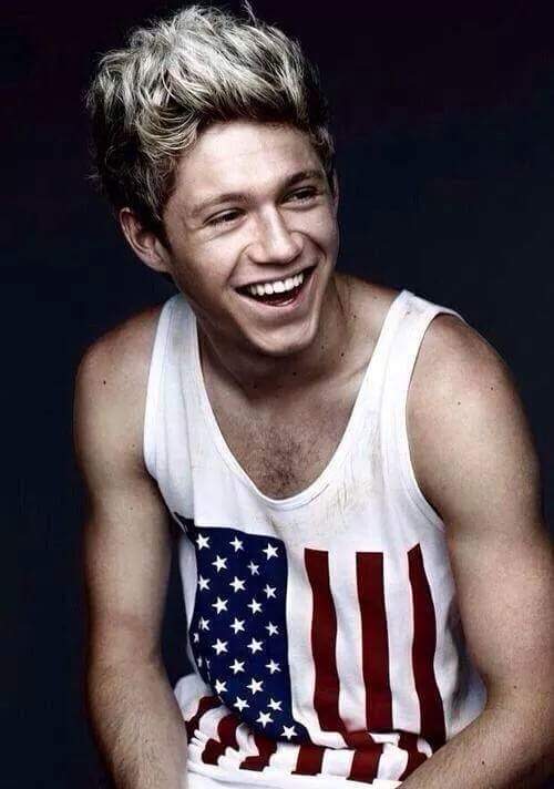 Polls_For_1D's tweet photo. RT THIS IF YOU LOVE HIS SMILE 💜
#Directioners #BestFanArmy #iHeartAwards GO DIRECTIONERS GO https://t.co/BpfQFijDy9