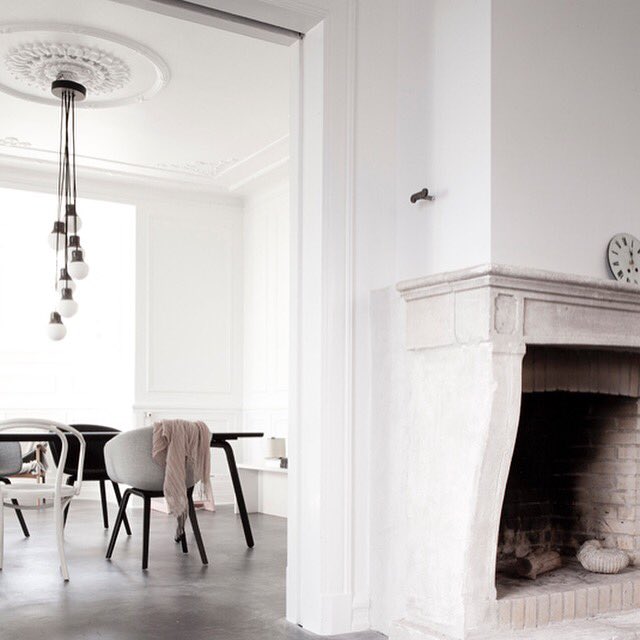 loved_design's tweet photo. Ornate &amp; minimilistic dining space #loved #interiordesign #diningroom #fireplace #ornate https://t.co/5tAKmTDLRD https://t.co/TeUMjtPmAd
