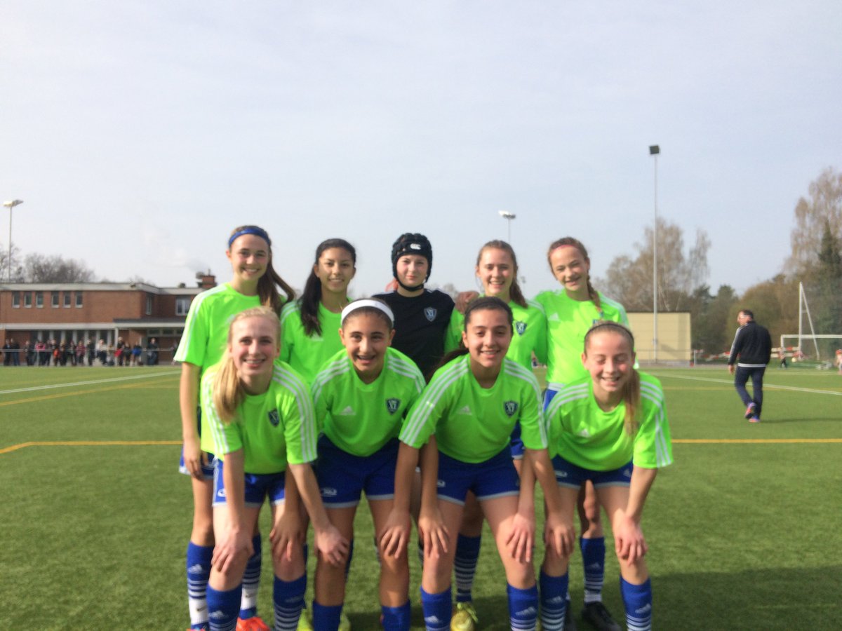 Rushselect's tweet photo. It's Game Day 2 against Grasshopper at #RushSelectEurope! First IX: https://t.co/agsvsu7RET