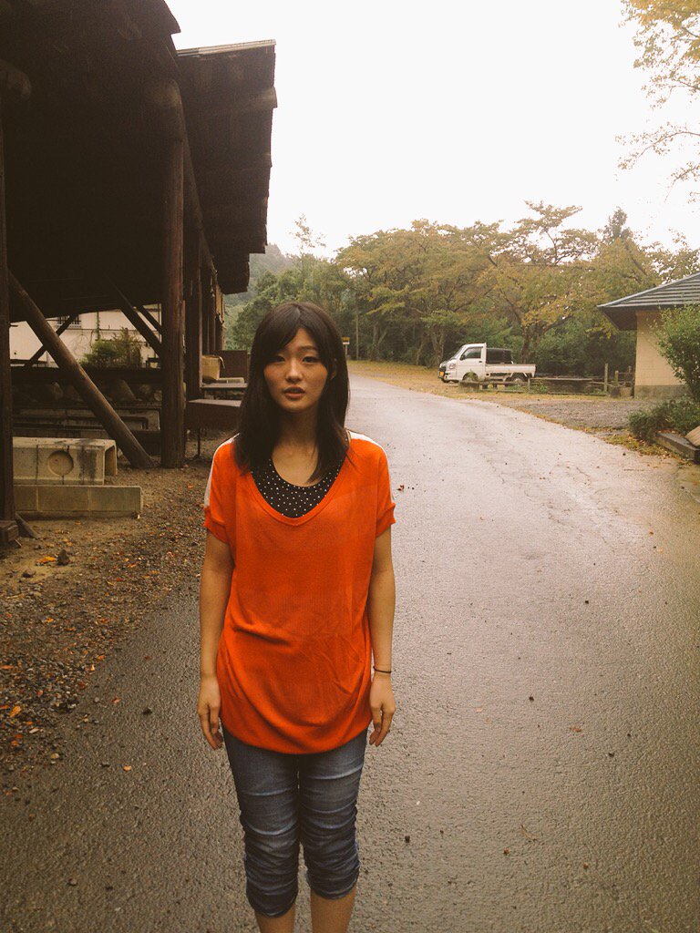 小動物みたいで可愛いと周りから愛される、ファッション誌の見出しみたいな愛されモテ女。我が社の自他共に認める腹黒アイドル。しかし人気は内外で急上昇中。