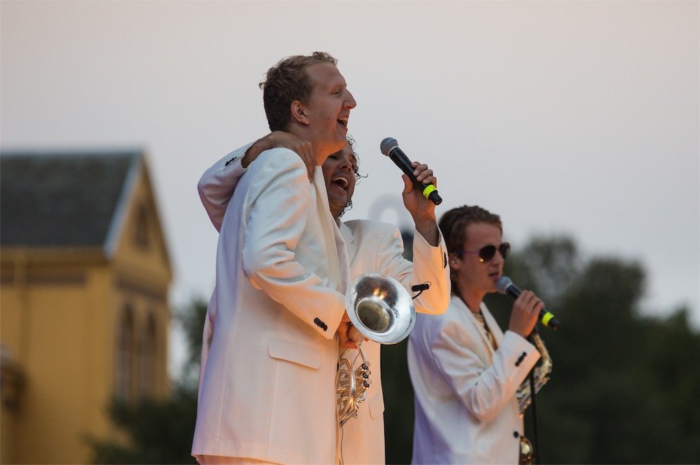 ylvisfanclub's tweet photo. #PhotoOfTheDay: Careless Whisper Magnus, Vegard & Bård, Bodø Aug 2014 ©Tommy Angelsen #Ylvis #TheExpensiveJacketTour https://t.co/6osU9HwrPE