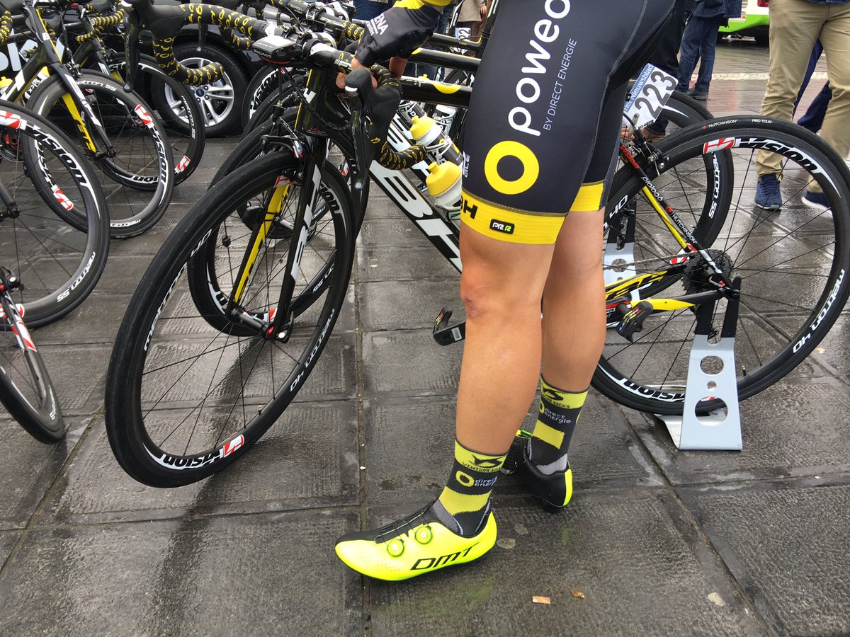 sportmed_es's tweet image. Los corredores del @TeamDEN_fr con sus @diamantdmt en el @RondeVlaanderen #tourdeflandes 
#DMTrevolution