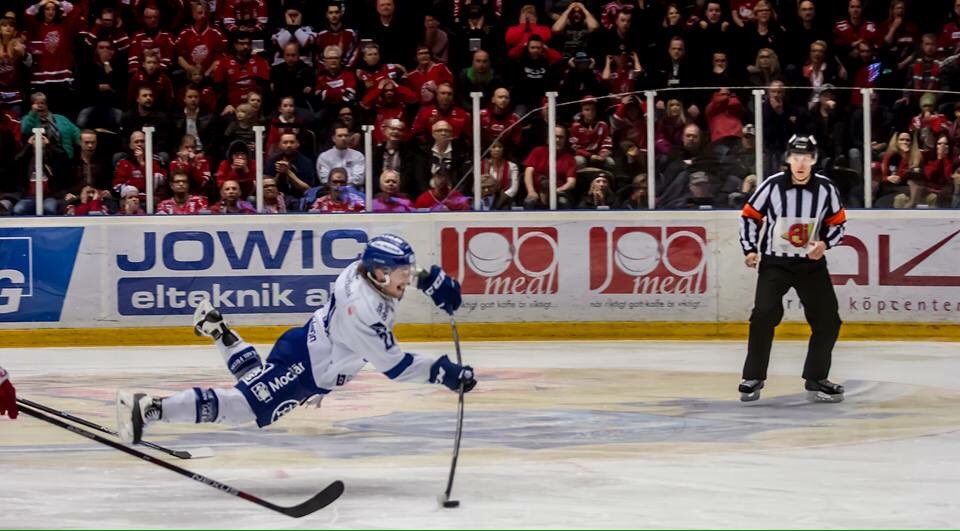 EmilLilja's tweet photo. Skottet som sköt Leksand upp till SHL , magi rakt igenom. @leksands_if https://t.co/Lb75oEthp2