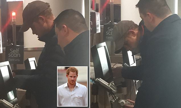 DailyMailUK's tweet photo. Prince Harry stunned shoppers as he casually popped into Waitrose https://t.co/h0z3ybRZc5 https://t.co/pE3phLt4NX