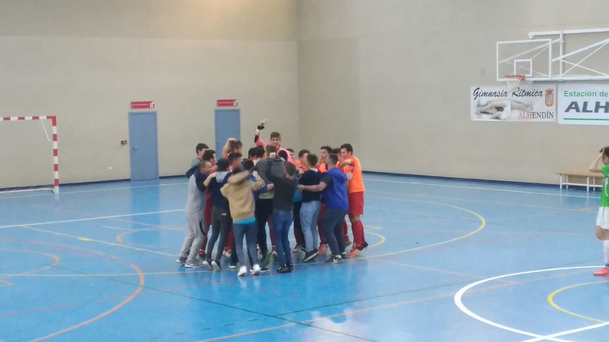 alejandroja1999's tweet photo. En semifinales por una plaza en Division de Honor! Futsalhendin 3-7 ADJE #SueñoJuvenil @ADJE_Oficial @voleibach https://t.co/swqNkLMTZo