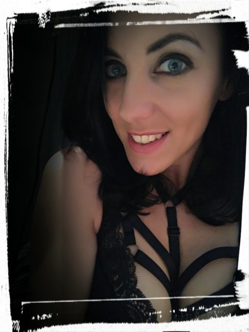 Dernier jour sur le salon de Namur mes ch&eacute;ris venez en profitez !!! #hot #show #sexy #porn sur le stand<a href="/tag/sexy"class="tags"><span>#sexy</span></a><a href="/tag/show"class="tags"><span>#show</span></a><a href="/tag/hot"class="tags"><span>#hot</span></a><a href="/tag/porn"class="tags"><span>#porn</span></a>