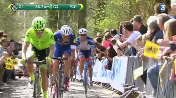 cyclismactu's tweet photo. #RVV #Stannard en contre a repris #Gruzdev https://t.co/hItDtvxPXA #Cycling #UCI @RondeVlaanderen https://t.co/NxQrlgorNP