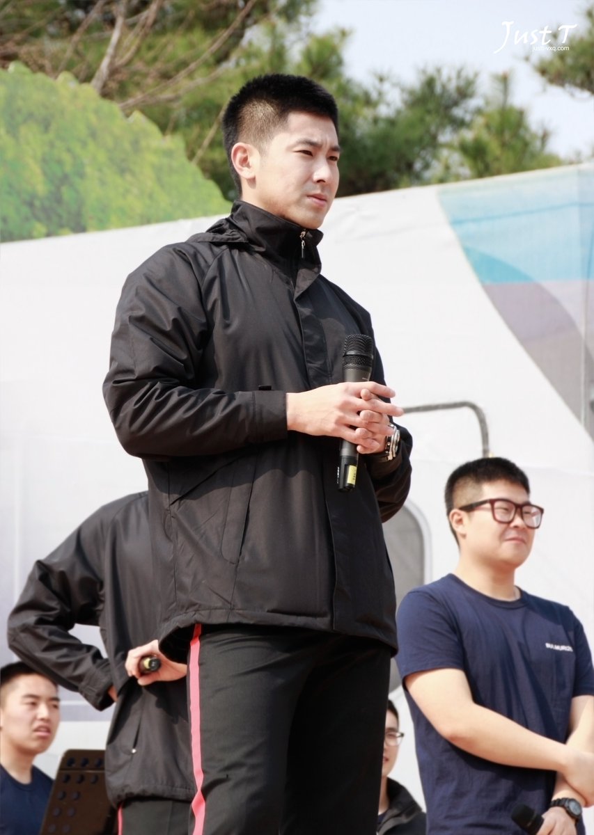 justt_vxq's tweet photo. 160402 생기발랄 봄나눔 야외콘서트 리허설(1) #동방신기 #불무리신기 #유노윤호 #정윤호 #Yunho https://t.co/AvfOA6mBrS