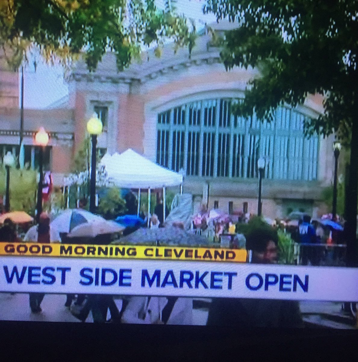 CosselFarms's tweet photo. 1st time in 104 yrs west side market in Cleveland open on a Sunday #cfinc @LizClaman #c2cb https://t.co/LhNTPX9nZK