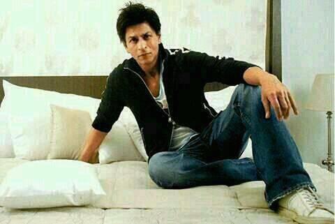 Deepa_Srkian's tweet photo. @iamsrk 😇
#12DaysForFan https://t.co/xQ6v5FFVLH