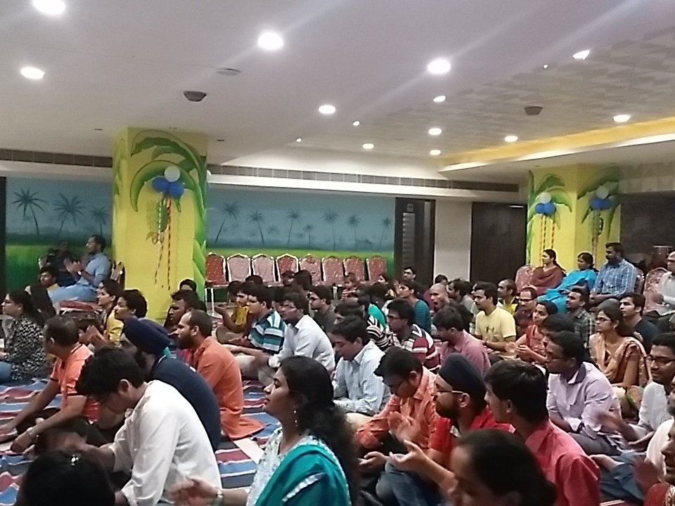 DeepaMallick's tweet photo. Wonderful event "Prarambh 2" organized by DSN participants started with beautiful satsang #Hyddsn @rajeshjagasia https://t.co/ECatBDPuJA