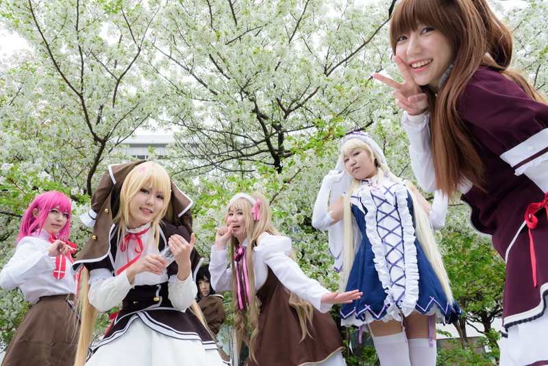 kei_shino's tweet photo. 魔女こいにっき合わせ速報いただいたー☆
1枚目のお花見CG再現がお気に入り！
小道具とかなくても近づけるようみんなで試行錯誤がんばったｗ
6人そろって本当に嬉しかった！！ https://t.co/GN89u1m8Bi