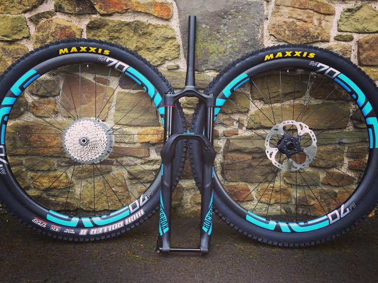 blazingbikes's tweet photo. Hmmm I wonder what these are going on? Find out next week! @envecomposites @RockShox @SilverfishUK #STpremier https://t.co/5isK5t6qMv