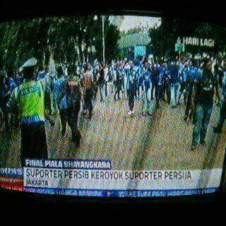 Tamu yang baik :)Cc <a href="/ridwankamil/">Ridwan Kamil</a> <a href="/richardachmad/">@richardachmad</a> <a href="/ayahriko/">larico ranggamone</a> <a href="/TMCPoldaMetro/">TMC Polda Metro Jaya</a> #UsutTuntas!!! #JagaJAKarta