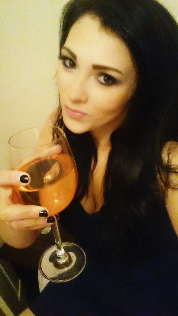 KimNeil86 tweet picture