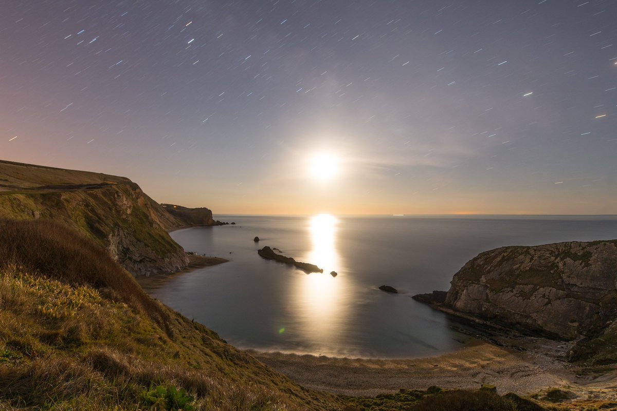 As much as I do my best to avoid the moon at all costs, even I will admit that Man o War Bay looked good on Friday!