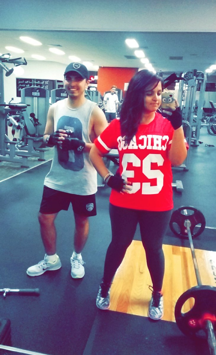 OneSassyRich's tweet photo. Gymfie! Day 62 of the #12wt. Getting there. https://t.co/rtTCrePEeC