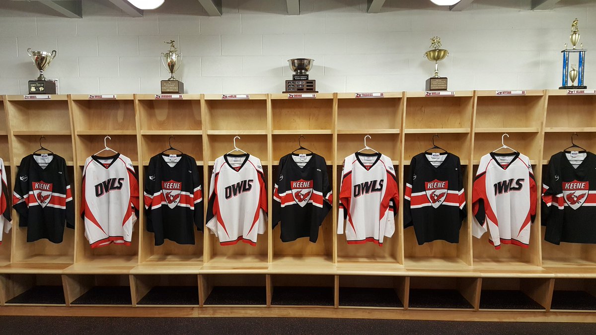 KSCClubHockey's tweet photo. Tours at Keene ICE's Grand Opening today (9am to 4pm) include the new KSC and KHS team rooms. #ThinkRink https://t.co/LJFXDT1wUK
