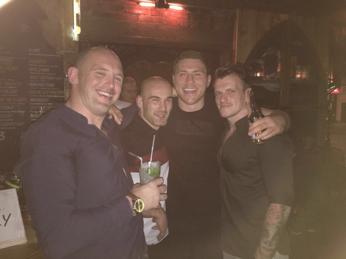 leestevo82's tweet photo. Tremendous night Mint @thacks7 @ScottTagTaylor @Bowden1492 @jamieshaul
#LADS #MESSY #backtits ππ https://t.co/8zZmrhDkAp