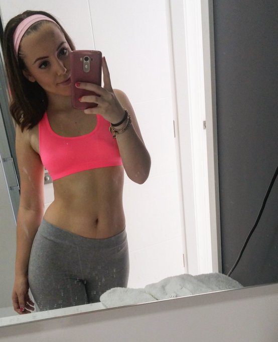 A trabajar un poquitoo ❤❤🐣 https://t.co/TosHP3vxZU<a href="/tag/webcams"class="tags"><span>#webcams</span></a>