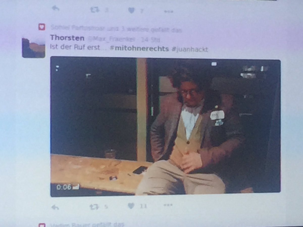 mmontag's tweet photo. Team 6: aus "Catbucketchallenge" wurde die Aktion #mitohnerechts (Wie und was trendet möglichst schnell) #juanhackt https://t.co/bWzkQ3o0XV