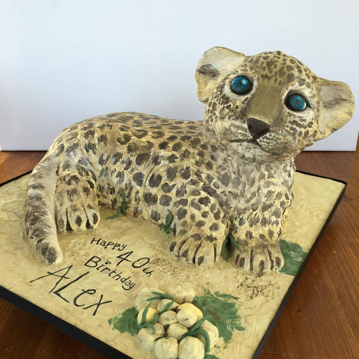 nai_nais's tweet photo. #leopard #nainaiscakecreations #cake #sugarart #animalcake #leopardprintcake #twittercakes #cakeartist #dorset https://t.co/aQIi2Iabza