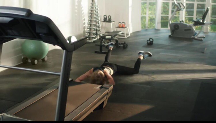 caitswift13's tweet photo. This literally sums up my life. https://t.co/eGNiW2NrB9